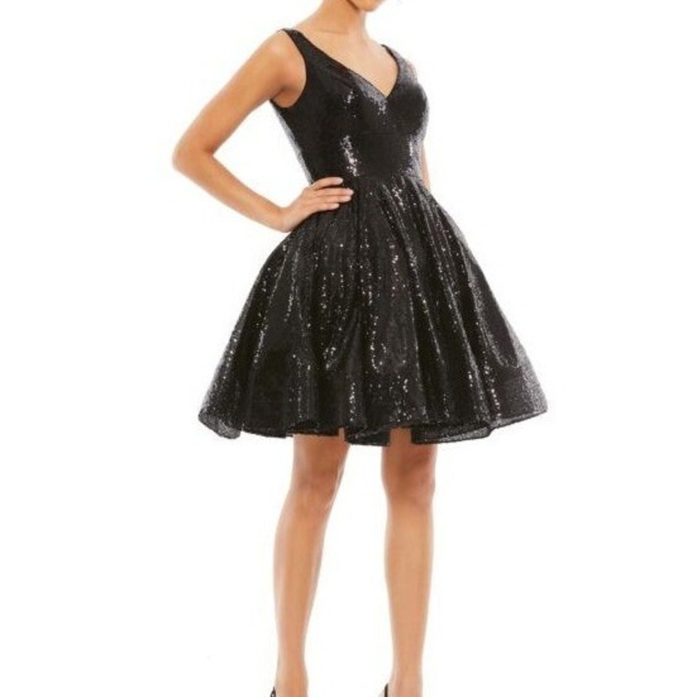 IEENA for Mac Duggal Black Sequin V-Neck Fit and Flare Cocktail Dress Size 10